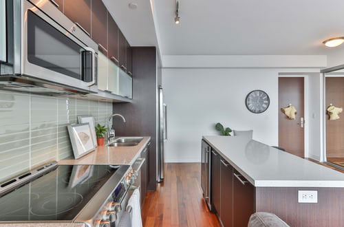 挥向造假企业、地方环保部门和地方政府 挥向造假企业、地方环保部门和地方政府